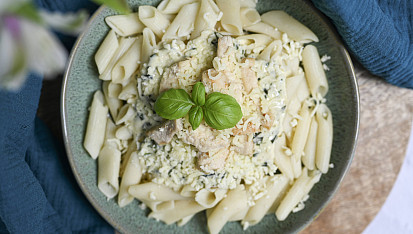 Tagliatelle se špenátem a kuřecím masem