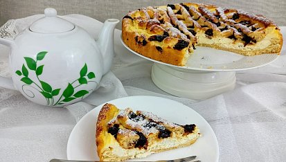 Kynutý mřížkový koláč s tvarohem a povidly, Kynutý mřížkový koláč s tvarohem a povidly