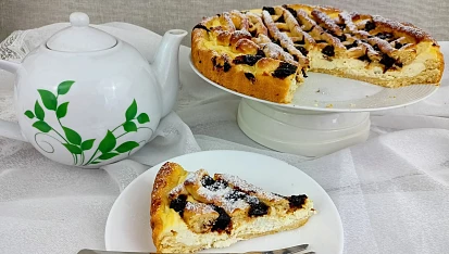 Kynutý mřížkový koláč s tvarohem a povidly, Kynutý mřížkový koláč s tvarohem a povidly