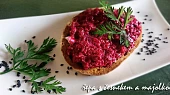 Česneková chuťovka z červené řepy