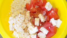 Kuskusový salát s mizunou