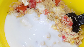 Kuskusový salát s mizunou