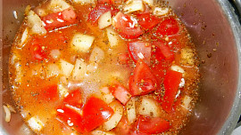 Rýže s rajčaty a paprikou