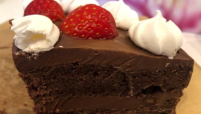 Čokoládový krém na dort vegan - bez lepku, mléka, vajec a sóji, na dortu