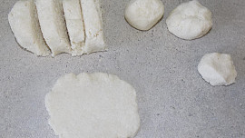 Kokosové placky s jogurtovou omáčkou