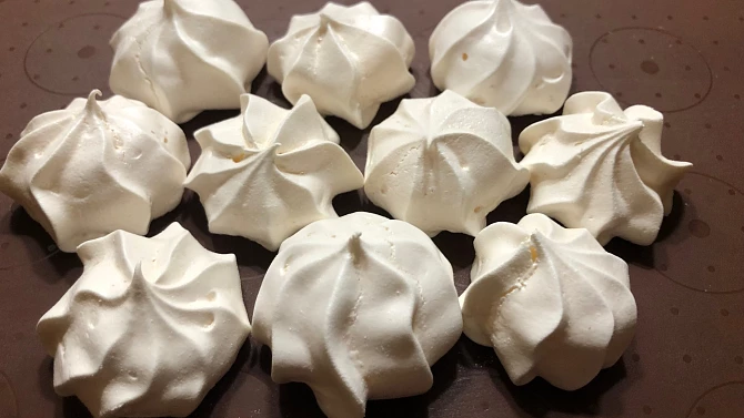 Sněhové pusinky/kokosky, které se mi vždy povedly, hotové pusinky