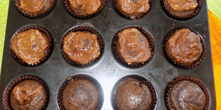 Muffiny s čokoládovo-avokádovým krémem
