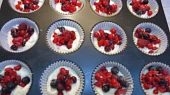 Muffiny se směsí drobného ovoce