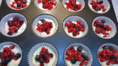 Muffiny se směsí drobného ovoce