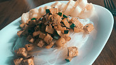 Skleněné nudle s tofu a cuketou