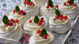 Mini Pavlova