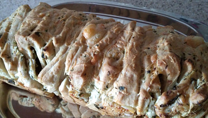 Trhací chlebík (Pull Apart Bread), Ve skutečnosti  je tmavší