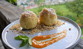 Meruňkové knedlíky z bramborového těsta (Meruňkové knedlíčky)
