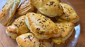 Plněné pirožky z listového těsta