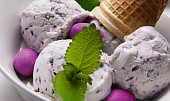 Smetanová borůvková zmrzlina