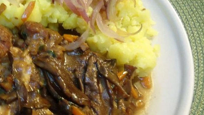 Telecí ossobuco s houbami a zeleninou