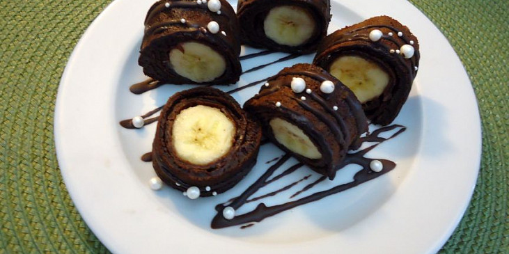 Čokoládové palačinky s tvarohovo - pudinkovým krémem a čerstvým ovocem