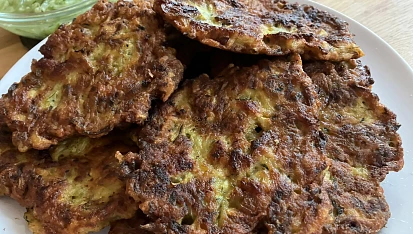 Cuketové placky s kousky masa