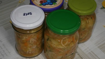 Salát z mladé cukety vhodný do sendvičů a tortill