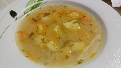 Kedlubnová polévka s mrkví a novými brambory