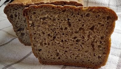 Chléb žitný kváskový bez hnětení, Krajíc domácího žitného chleba