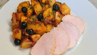 Dýňová caponata s bramborem a pečeným krůtím prsem