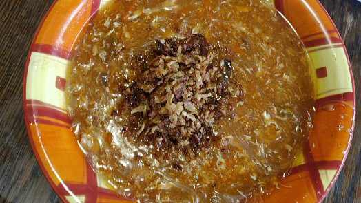 Pekingská polévka s kuřecím masem