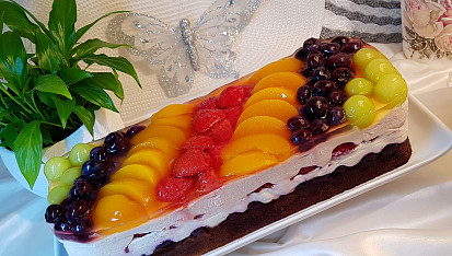 Cuketovo-mrkvová buchta s pekanovými ořechy a krémem z mascarpone (2. varianta)