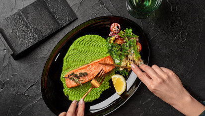 Famózní lososový filet metodou sous vide s hráškovým pyré