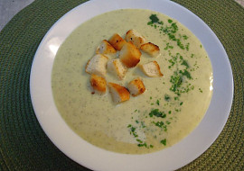 Cuketovo-sýrová polévka