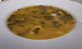 Mangoldová polévka s bramborem