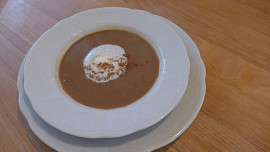 Kaštanová polévka podle jihotyrolského receptu