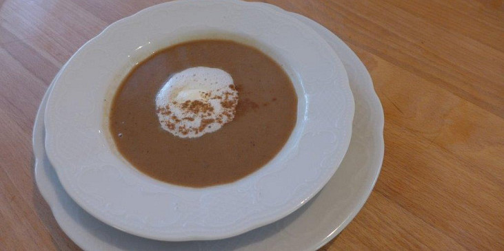 Kaštanová polévka podle jihotyrolského receptu (Kaštanová polévka)