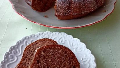 Nadýchaná bábovka se skořicí a perníkem