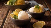 Citronový sorbet z domácího zmrzlinovače