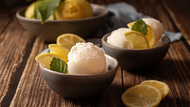 Citronový sorbet z domácího zmrzlinovače