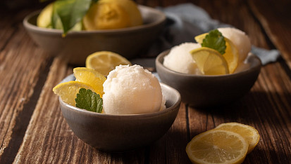 Citronový sorbet z domácího zmrzlinovače