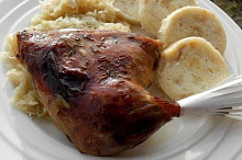 Domácí kachna na zázvoru a jablkách