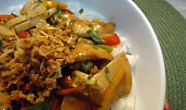 Thajské kuřecí nudličky s rýžovými nudlemi