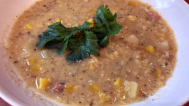 Zimní polévka z mrkve a červené čočky