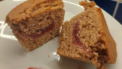 Perníkové muffiny, s malinovou marmeládou <3