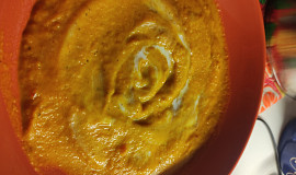 Mrkvová polévka s „polovičním kari“