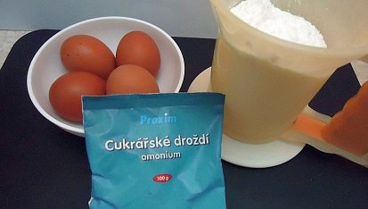 Žloutkové vykrajované (foukané)