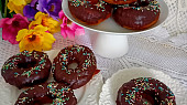 Nadýchané donuty s čokoládou
