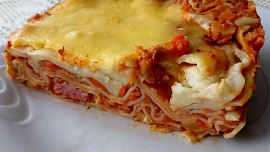 Lasagne s mletým masem a bešamelem