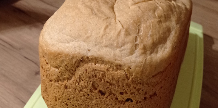 Chléb s pohankou z domácí pekárny