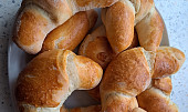 Sádlové rohlíky zadělávané v domácí pekárně (Rohlíky nejlepší recept)