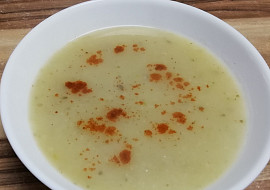 Low carb polévka ze světlé zeleniny