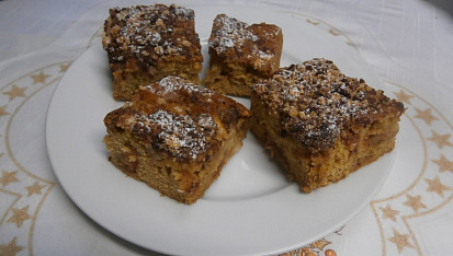Jablečný moučník