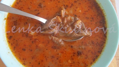 Kuřecí gulášová polévka s bramborem